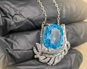 Colgante Idyllia con Diamante Azul Cultivado en Laboratorio, Plata 925, Collar Versátil y Elegante, Joyería de Boutique para Mujer - Product Image 4