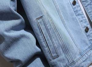 Chaqueta de Mezclilla Personalizada para Hombre, sin Capucha, con Cuello Alto, Detalle de Botón con Logotipo Frontal, Diseño Impreso, Talla y Logotipo Personalizables - Product Image 5