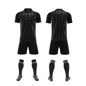 เสื้อฟุตบอลผู้ชายแบบสั่งทำพิเศษ ผ้าโพลีเอสเตอร์ 100% พิมพ์ลายแบบซับลิเมชั่น เป็นมิตรกับสิ่งแวดล้อม น้ำหนักเบา ลายพิมพ์ 3 มิติ สายรัดแบบ T-Strap - Product Image 1
