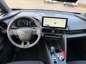 Toyota C-HR Híbrido Enchufable SUV Compacto Crossover Transmisión Automática Volante a la Izquierda Vehículo Familiar Eficiente en Consumo de Combustible - Product Image 3