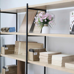 Porte intérieure à panneau lisse en MDF avec placage de hickory, fabriquée au Vietnam, moderne, écologique, durable, surface lisse - Product Image 1