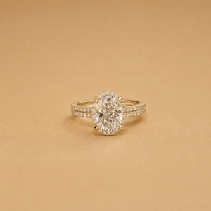 Ensemble de mariage en diamant ovale 4,50 TCW, coupe E-VVS2, certifié IGI, bague de fiançailles et alliance en or jaune 14 carats pour les occasions de fête - Product Image 6