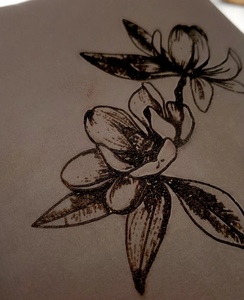 สมุดบันทึกหนังลายดอกแมกโนเลีย ปรับแต่งได้ฟรี ขนาด 5" x 7" เลือกกระดาษแบบมีเส้นหรือไม่มีเส้นได้ - Product Image 2