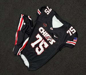 Ensemble d'uniformes de football américain sur mesure de qualité supérieure, maillot sublimé et pantalon de football intégré pour hommes - Product Image 3