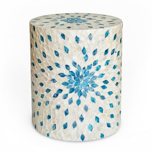 Table basse en nacre de capiz faite à la main, motif unique d'écailles de poisson bleues, table ronde pour salon, mobilier de luxe pour la maison - Product Image 3