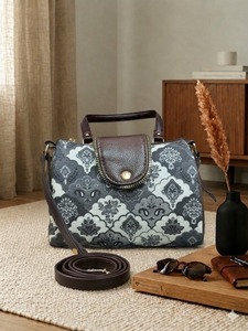 Bolso de hombro con estampado geométrico para mujer, bolso cruzado ajustable con cierre de cremallera y bolsa para cosméticos - Product Image 2