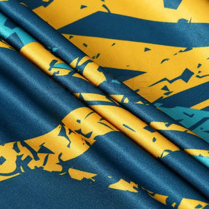 Uniforme de football en polyester léger, écologique et haute performance, tissu respirant, coupe confortable, impression par sublimation personnalisée - Product Image 6