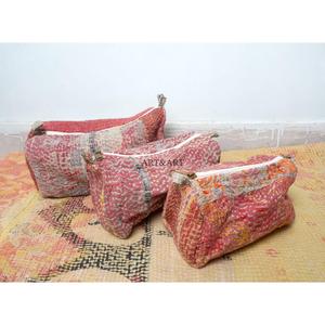 Ensemble de trois trousses à cosmétiques en coton imprimé à la main style Kantha indien, étui à accessoires, sac de voyage pour femme, Kantha fait main - Product Image 3