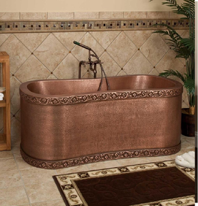 Baignoire octogonale géométrique en cuivre avec texture martelée et base architecturale à plusieurs niveaux. Disponible aux prix de gros. - Product Image 2