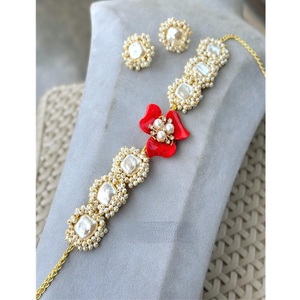Ensemble collier et boucles d'oreilles en laiton plaqué or de qualité supérieure, élégant et tendance, pour femmes, idéal pour les fiançailles, les fêtes, les mariages, cadeau de bijoux - Product Image 1