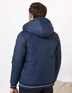 Chaquetas de hombre con diseño de bloques de color a la moda, chaqueta de plumón ligera y cálida para invierno, ropa de calle de moda para hombre. - Product Image 3