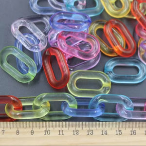 Escultura de Cadena de Resina Multicolor ROSHAN HANDICRAFTS, Impresionante Decoración Contemporánea para el Hogar con Tres Piezas Extra Grandes - Product Image 1