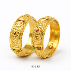 เครื่องประดับหรูหรา MOLL JEWELLERS กำไลข้อมือผู้หญิงชุบทอง 24K ประดับเพชรซิร์คอน ดีไซน์ดอกไม้ทันสมัย แบบกว้าง ลวดลายฉลุละเอียดอ่อน - Product Image 3