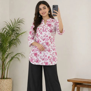 Conjunto de Verano a la Moda – Top con Estampado Digital y Pantalones Palazzo de Rayón - Product Image 1