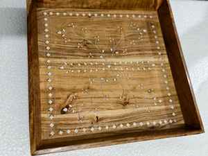 Plateau de service artisanal en bois massif d'acacia avec incrustation de os blanc, motif floral, plateau carré décoratif pour ottoman, décoration intérieure durable - Product Image 2