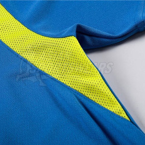 Professional Look Modern Design Soccer Uniform Breathable Moisture Wicking Team Kit for Clubs OEM Service Customizable - Product Image 3