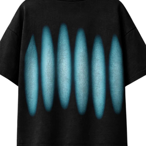 Camiseta Gráfica Negra Oversize de Algodón Personalizada con Diseño Minimalista de Bala Azul – Camiseta Casual Unisex de Estilo Urbano para Hombre y Mujer - Product Image 5