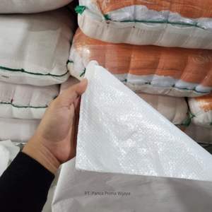 กระสอบพลาสติก PP สีขาวคุณภาพสูง ทนทาน ขนาด 60x100 ซม. ถุงพลาสติกใหม่สำหรับบรรจุภัณฑ์ทางการเกษตร ข้าว แป้ง ปุ๋ย น้ำตาล รับผลิตแบบ OEM - Product Image 4