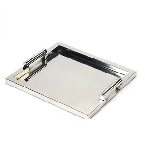 Plateau de service moderne en métal irrégulier avec poignées dorées, design poli fait main, pour plats de fête, plateau pour mariage - Product Image 5