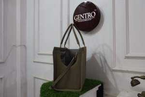 Bolsa de Transporte para Perros a la Moda – Bolso de Viaje para Perros de Cuero Resistente con Asas Cómodas - Product Image 3