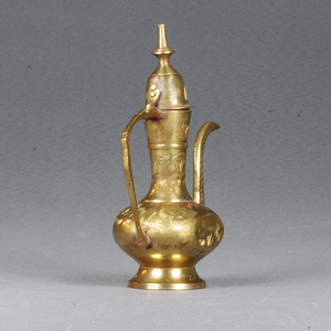 Carafe multifonction en laiton de style moghol, pichet en laiton antique fait main, carafe à eau indienne vintage, pot à eau décoratif en laiton orné, traditionnel - Product Image 3
