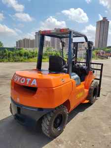 Montacargas Diésel Toyota FD50 de 5 Toneladas con Bomba de Caja de Cambios y Motor de Alto Rendimiento, Usado para Almacenes y Obras de Construcción - Product Image 5