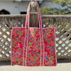 Sac à bandoulière matelassé en coton imprimé pour femme, sac à main tendance de créateur avec un look luxueux - Product Image 1