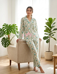 Conjunto de Pijama Elegante de 2 Piezas para Mujer, Hecho a Mano con Algodón Puro, Top Cómodo de Manga Larga con Cuello de Solapa y Pantalones con Cintura Elástica - Product Image 3