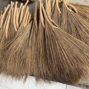 Balai en fibre de coco naturelle, taille personnalisée 110-150 cm, pour le nettoyage des jardins, prix compétitif. - Product Image 1
