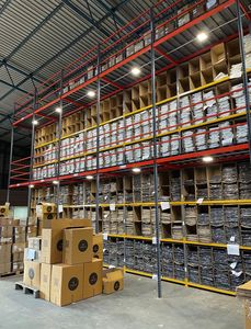 Sistema de Almacenamiento y Recolección de Productos en Naves Industriales de Acero Multinivel, el Más Vendido, para Logística de Plantas de Manufactura y Proveedores de Productos a Granel - Product Image 3