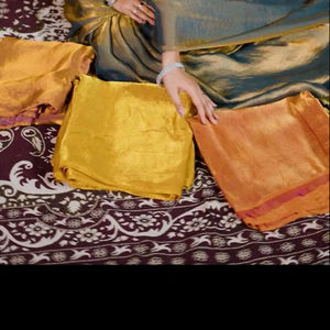 Tela de Satén de Nailon Tejida, Superficie Brillante, Acabado Suave, Peso Medio, Tela Estándar para Bodas/Ocasiones Especiales - Product Image 1