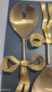 Ensemble de 2 saladiers en acier inoxydable Benedetta avec finition laiton antique et poignée à motif Benedetta en laiton - Product Image 5