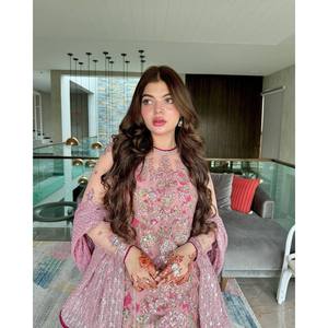 Lehenga Choli de Talla XL para Fiestas, Vestido de Poliéster con Bordado de Hilo y Lentejuelas, Incluye Dupatta - Product Image 3