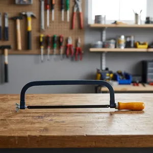 Cadre de scie à métaux de qualité supérieure avec lame en acier et manche en bois fixe Outil à main facile à travailler de haute qualité pour le sciage et l'élagage - Product Image 3
