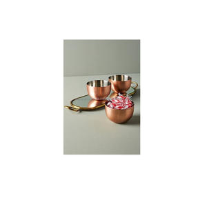 Cuenco de cobre de diseño atemporal con detalles artesanales finos, ideal para presentaciones en banquetes y funciones de boda. - Product Image 2