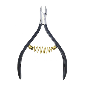 Cortacutículas Profesional de Acero Inoxidable con Mango Negro y Resorte Dorado, Herramienta para Remover Piel Muerta, con Logotipo Personalizado, Venta al Por Mayor - Product Image 1