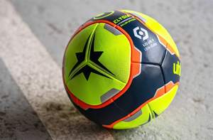 Balón de Fútbol Personalizado al por Mayor, de Cuero PU Termosellado, Tamaño 5, para Deportes de Equipo y Recreación Activa, de Primera Calidad, con Logotipo - Product Image 2