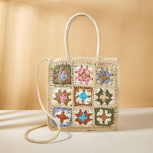 Présentez votre style artisanal unique avec ce magnifique sac en fil naturel, orné de motifs carrés au crochet et d'un corps robuste. - Product Image 5
