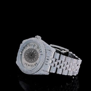 Montre de luxe en quartz pour homme, boîtier en argent avec moissanite, 28 mm, mouvement analogique ETA, verre saphir, fermoir caché, résistance à l'eau 10 m - Product Image 5