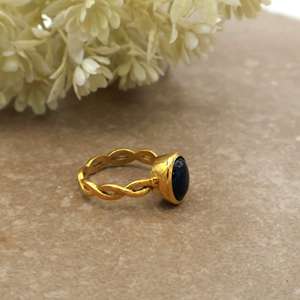 Vintage Oval Black Onyx Brass 14K Gold Plated Scalloped Infinity Band Boho Gothic Unisex <b>Ring</b> - Product Image 2