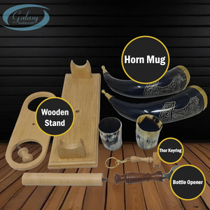 Ensemble de 2 mugs en corne avec support en bois, faits à la main, en corne naturelle, pour bière, vin, shots, mugs de style viking avec ouvre-bouteille - Product Image 4