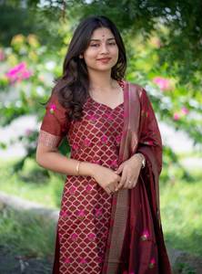 Ensemble Kurta en soie artificielle tissée marron pour femmes avec pantalon et dupatta |   Vêtements ethniques traditionnels et festifs - Product Image 2