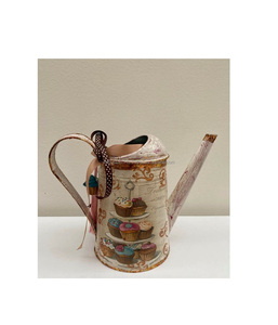 Arrosoir galvanisé avec une peinture en émail exquise finition artistique détaillée adaptée aux accents de jardin décoratifs et à l'utilisation - Product Image 6