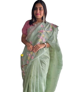 Vêtements de fête de mariage de luxe Créateur de mode Pure Soft Silk nouveaux saris en ligne Créateur indien Hit Fashion Collection - Product Image 1