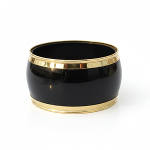 Bracelets larges en résine tendance avec bordures en laiton – Bracelets personnalisables couleur brillante, ensemble de bijoux statement garnis d'or, vente en gros - Product Image 1