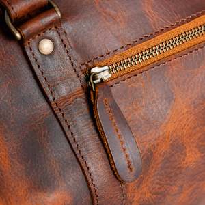 Sac de voyage vintage en cuir véritable marron pour homme, sac de week-end haut de gamme avec plusieurs compartiments - Product Image 3