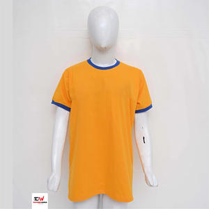 Camiseta informal unisex básica de cuello redondo color amarillo mostaza para uso diario, con apariencia de tela de algodón suave. - Product Image 3
