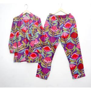 Ensemble pyjama en pur coton pour femme, manches longues, imprimé floral, style bohème, doux et confortable. - Product Image 1