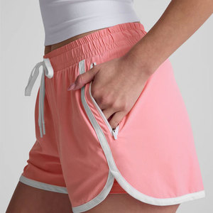 Textura transpirable con ajuste flexible, ideal para usar en la temporada de verano, para el tiempo en la playa, pantalones cortos Nora. - Product Image 6