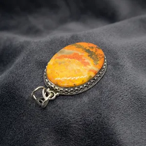 Susurros de Deseo: Colgante de Plata de Ley con Abeja y Jaspe para Mujer, Engaste de Bisel, Solitario Clásico, Uso Diario Unisex - Product Image 4